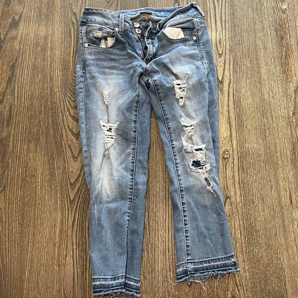 American Eagle Crop Jeans Ripped Super Stretch Denim Whisker Medium Wash Size 6
